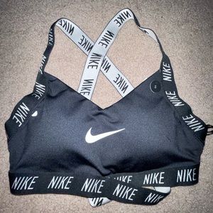 NWT NIKE SPORTS BRA